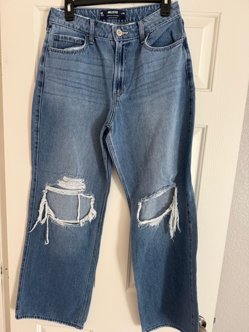 Hollister Women's Ripped Boyfriend Jeans in Medium Blue